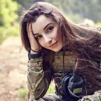 15 photos of Elena Deligoiz The Most Beautiful Female Cosplay Soldier You've Seen